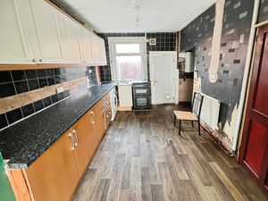 Kitchen- click for photo gallery